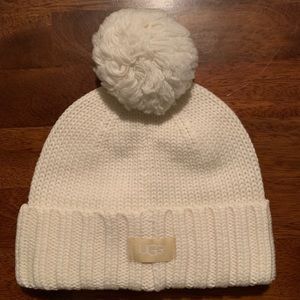 UGG Pom-Pom Knit Hat. NWT. Ivory. One Size.